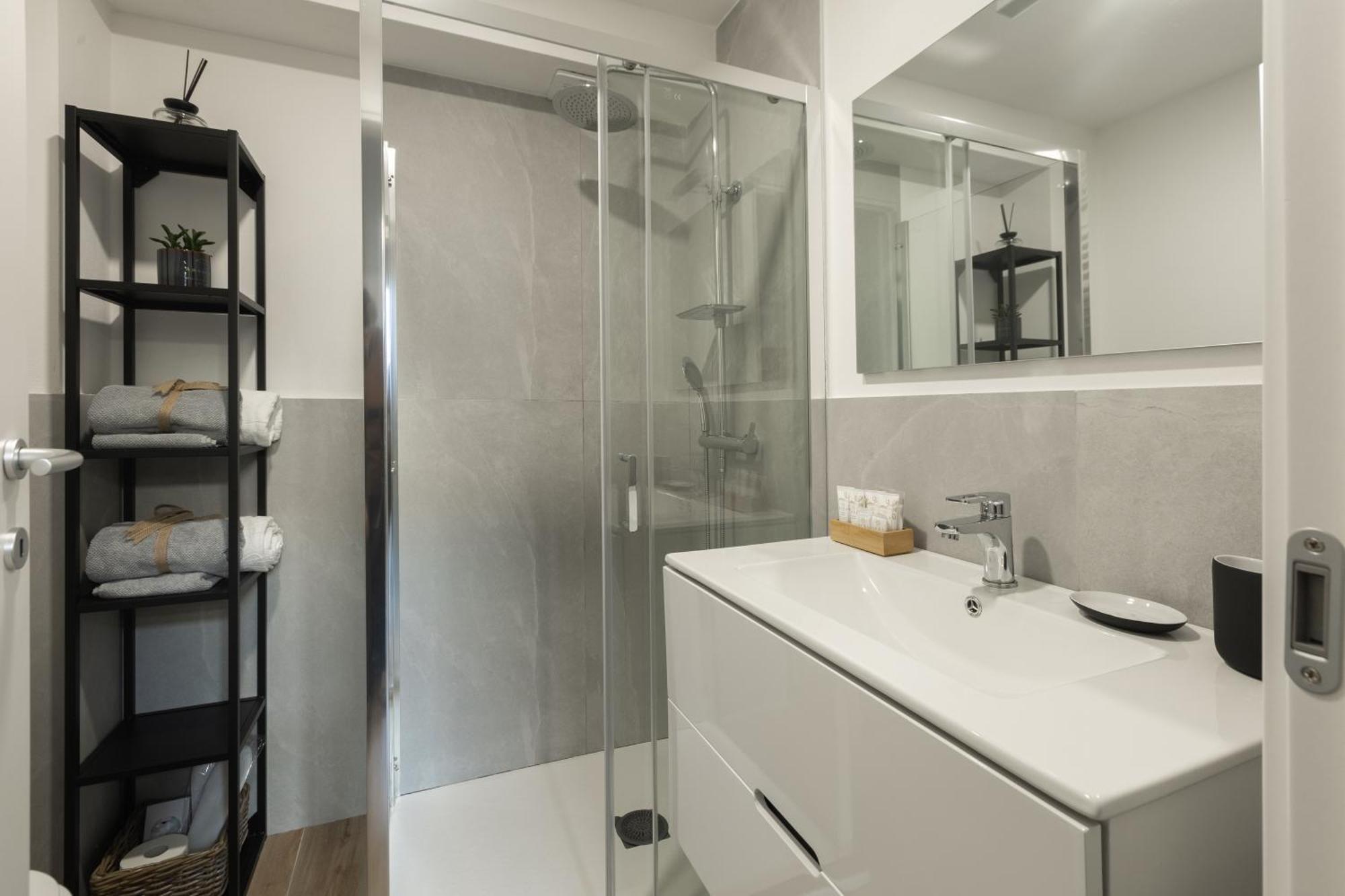 Moderno E Confortevole Loft Tra Navigli E Bocconi Milan Bagian luar foto