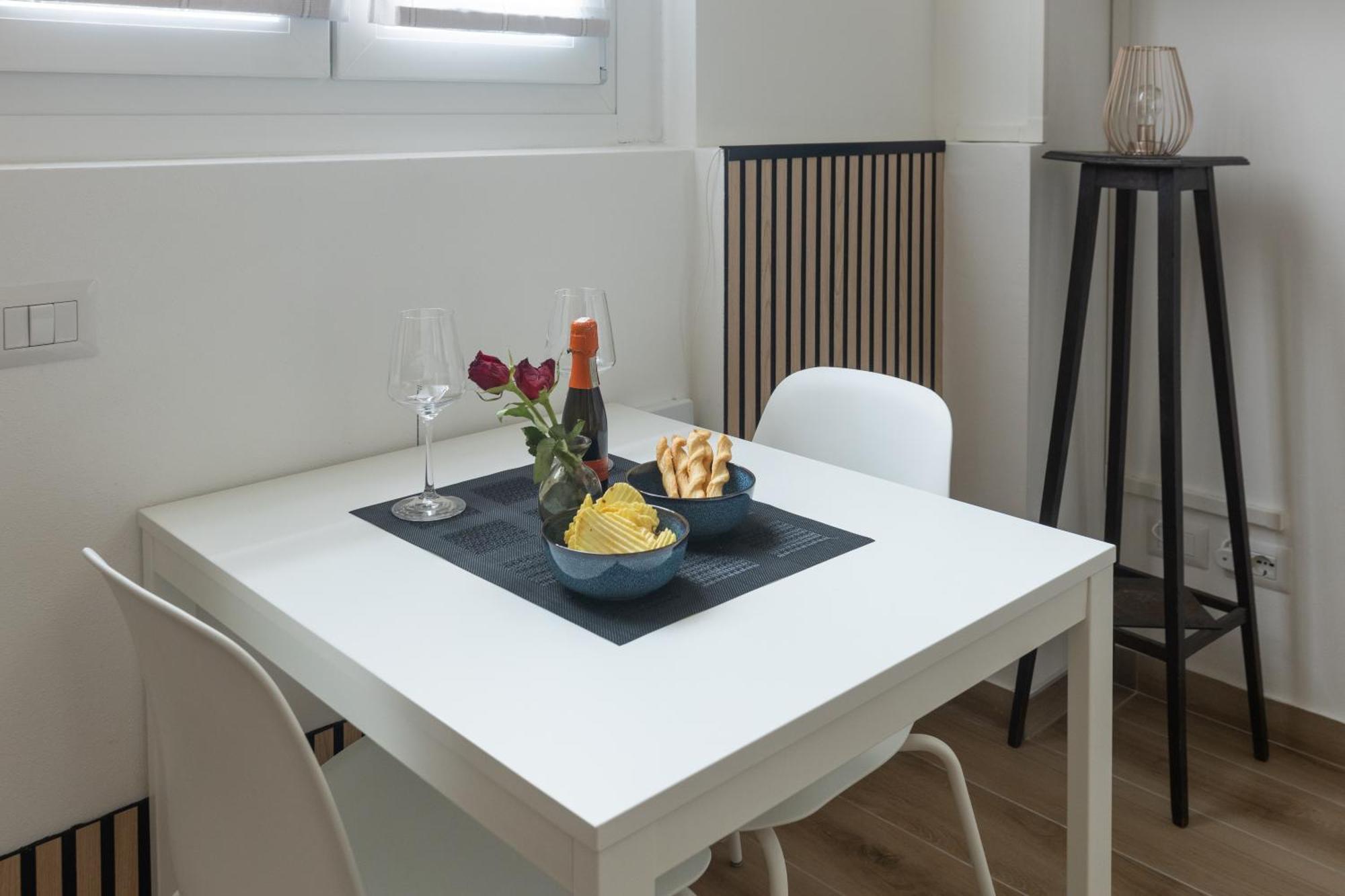 Moderno E Confortevole Loft Tra Navigli E Bocconi Milan Bagian luar foto